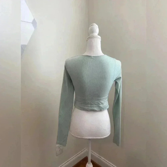 Lululemon Ebb to Street Long Sleeve Top in Delicate Mint Size 6 - Picture 4 of 9